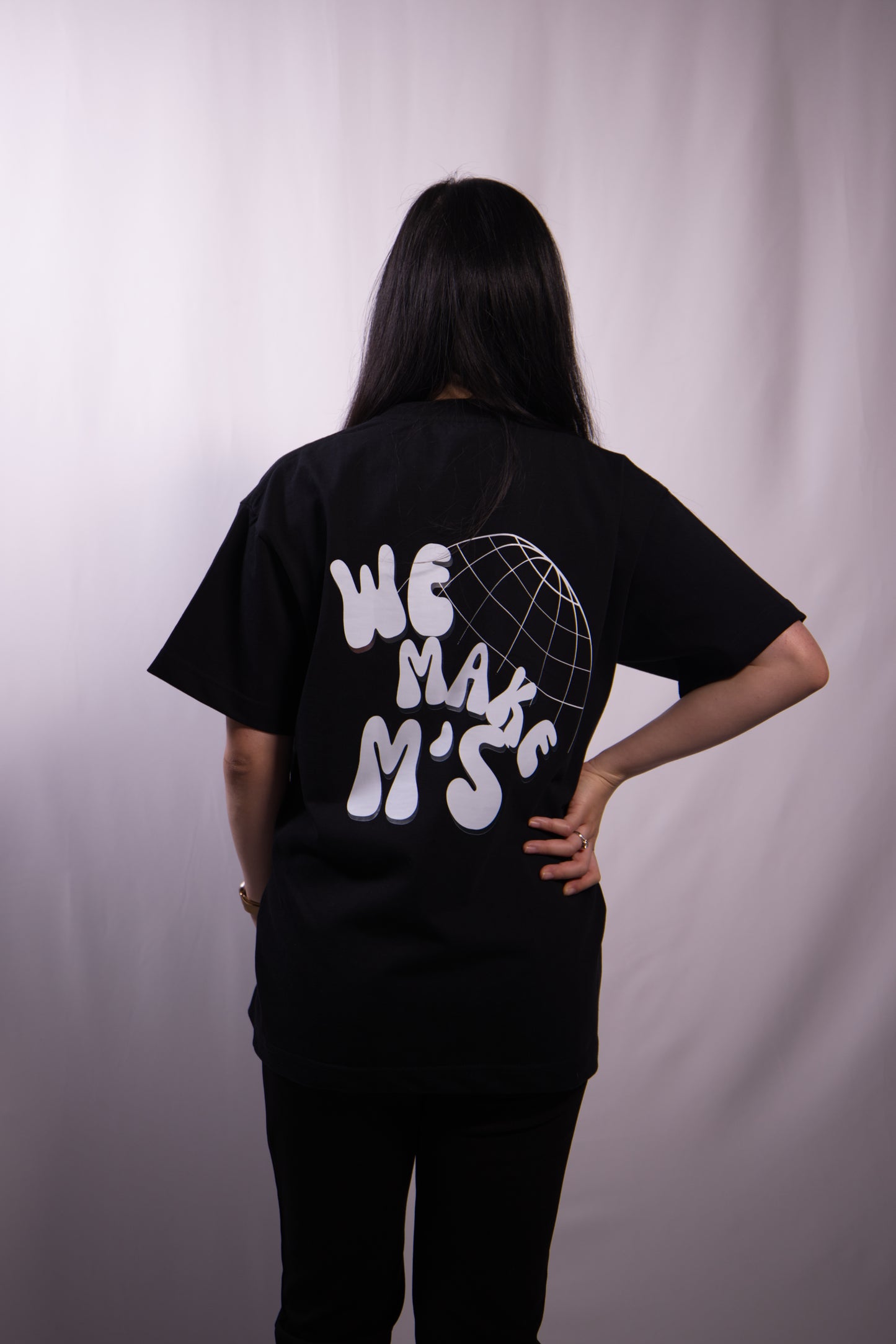 Worldwide - T-Shirt Black Oversized